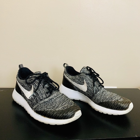 Nike Shoes - Nike Roshe Tennis Shoes Size 8.5